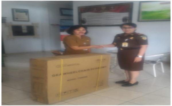 Penyerahan kursi Roda Kepada Kejaksaan Negeri Bangli
