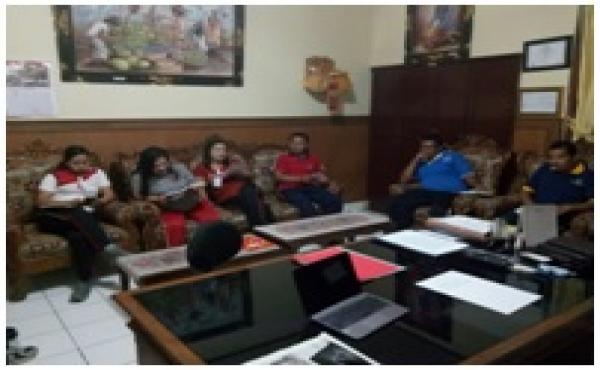 RAPAT INTEREN